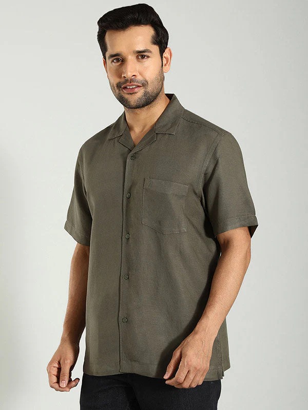 Indian Terrain Men's Regular Fit Half Sleeve Solid Green Shirt